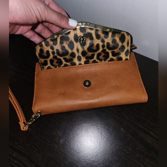 Cheetah Wallet - Picture 6 of 9